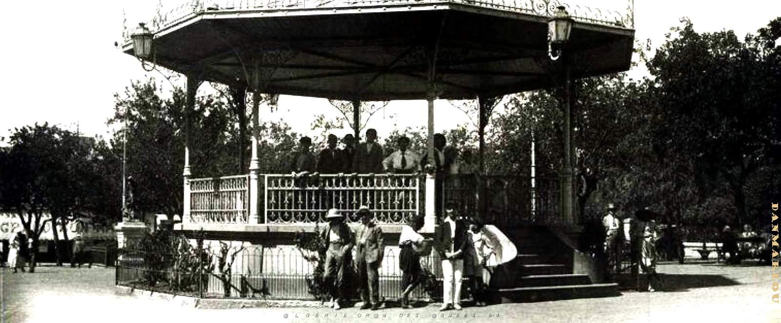 2774- Mascara - Place Gambetta - Kiosque2.jpg